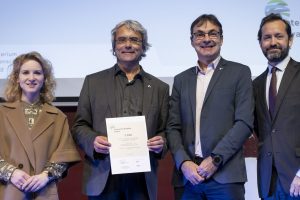 Photo (left to right): BM Eva-Maria Holzleitner; FH-Prof. Dipl.-Ing. Hannes Raffaseder; FH-Prof. Dipl.-Ing. Johann Haag; Jakob Calice, PhD. Photo credit: OeAD / Hetfleisch.
